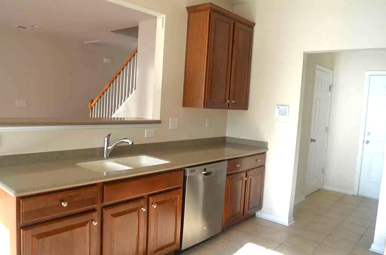 449 Lazy Creek Ln - Photo 4 of 16