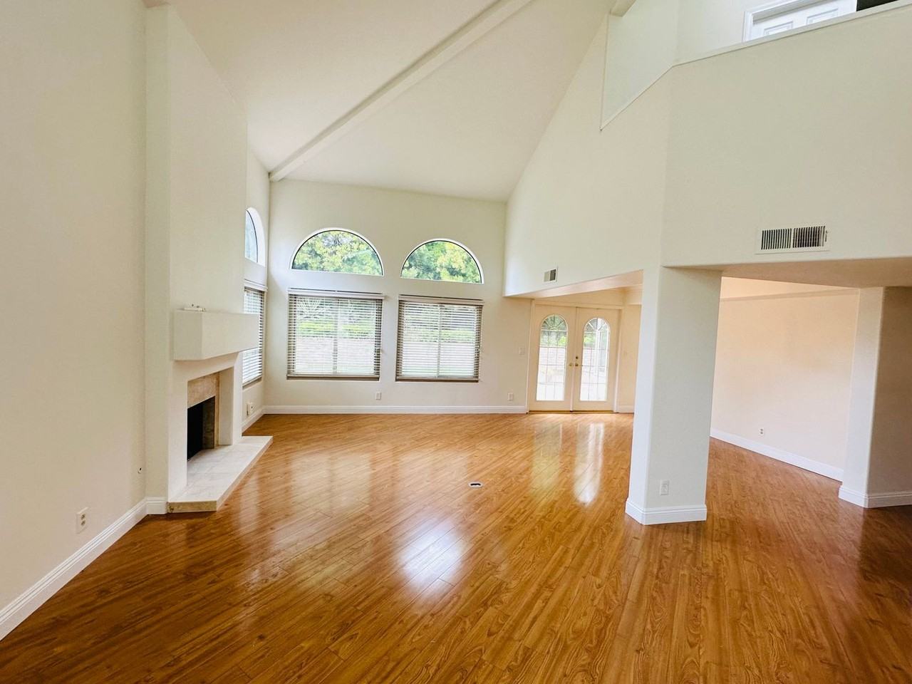 6635 Soaring Dr - Photo 5 of 50