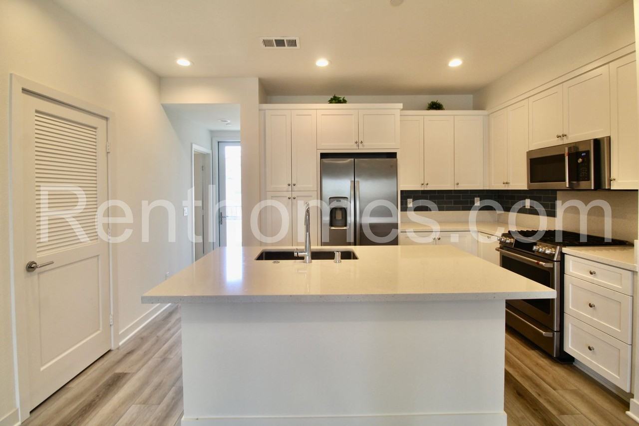 1716 Discovery Falls Dr #127 - Photo 7 of 28