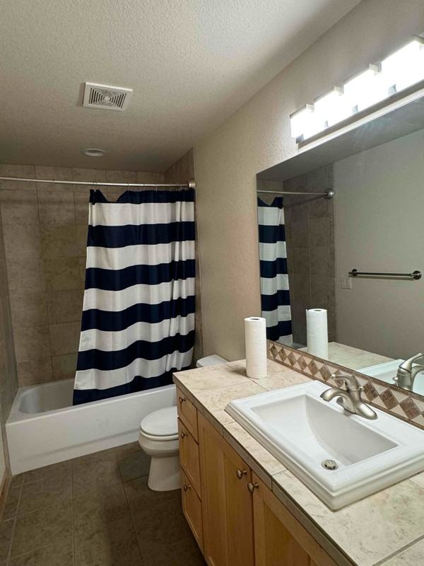 1108 Elm St - Photo 3 of 7