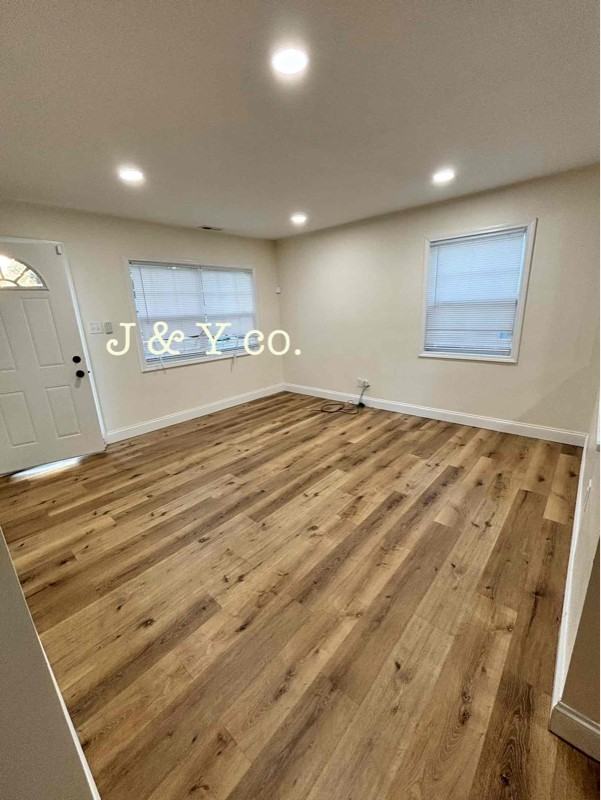 1121 Dekalb St - Photo 3 of 15