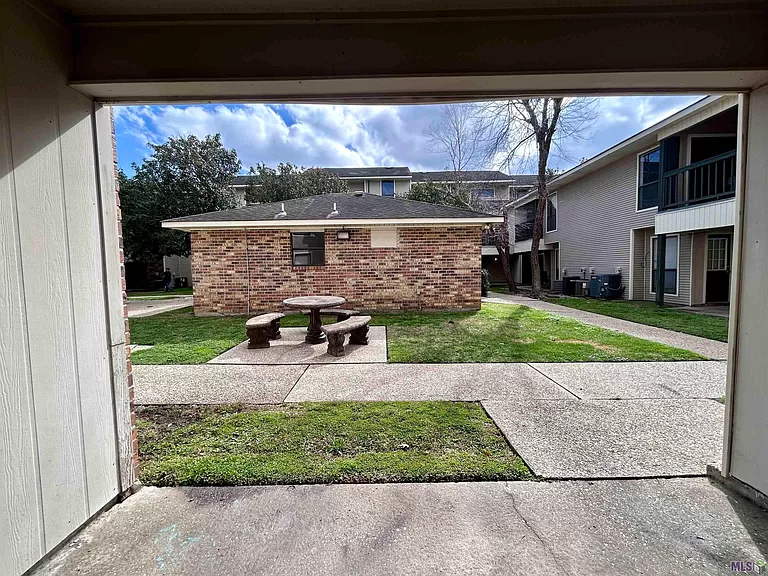 1826 Brightside Dr #G - Photo 5 of 6