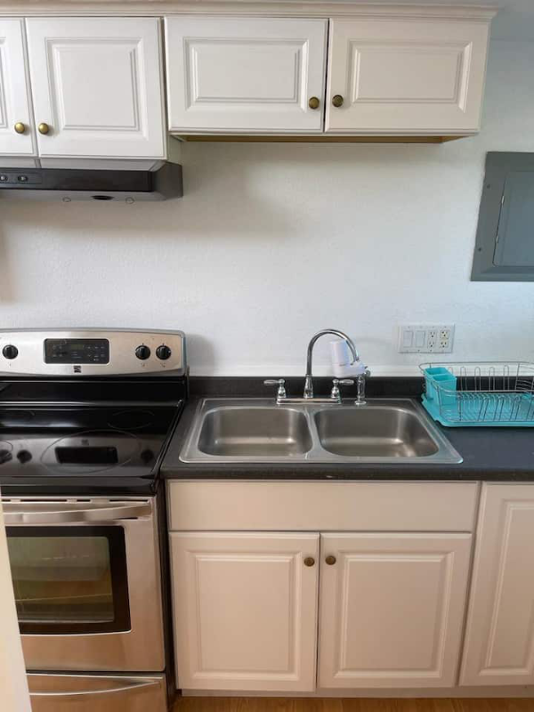 3345 Lakeshore Blvd #3 - Photo 7 of 10