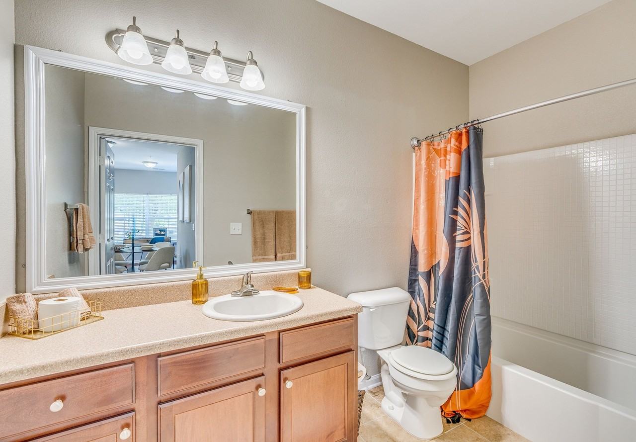 Vintage Retreat Apartments - Photo 7 of 28