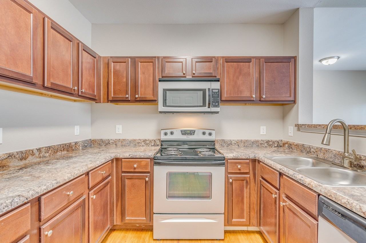 The Retreat at Spring Creek Apartments - Photo 6 of 29