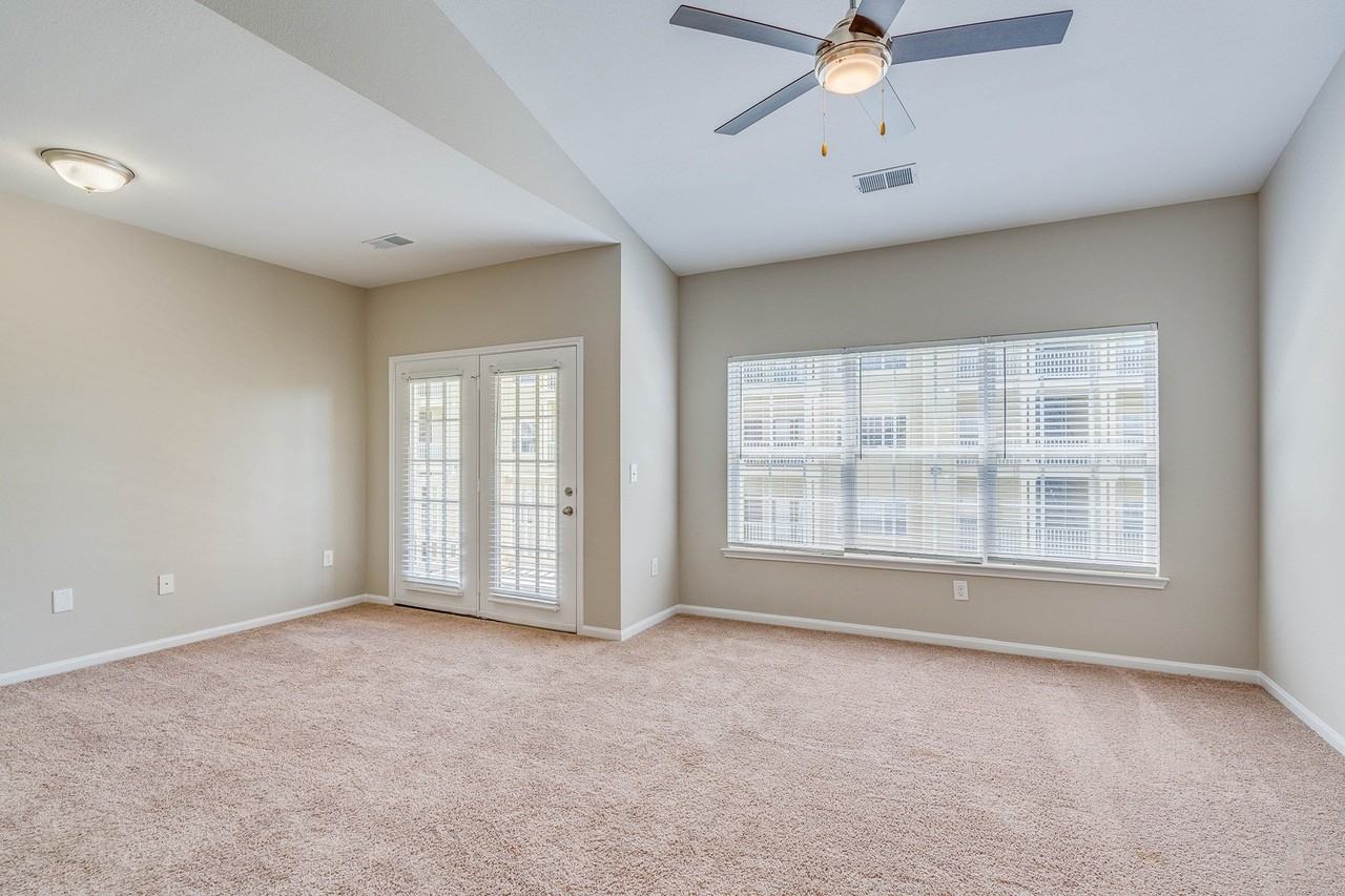 Vintage Retreat Apartments - Photo 7 of 32