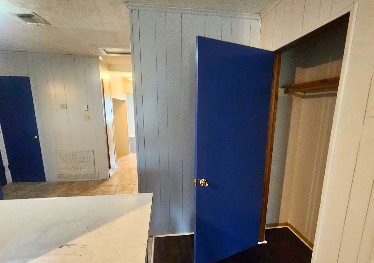 All utilities and Wifi included - Photo 3 of 12