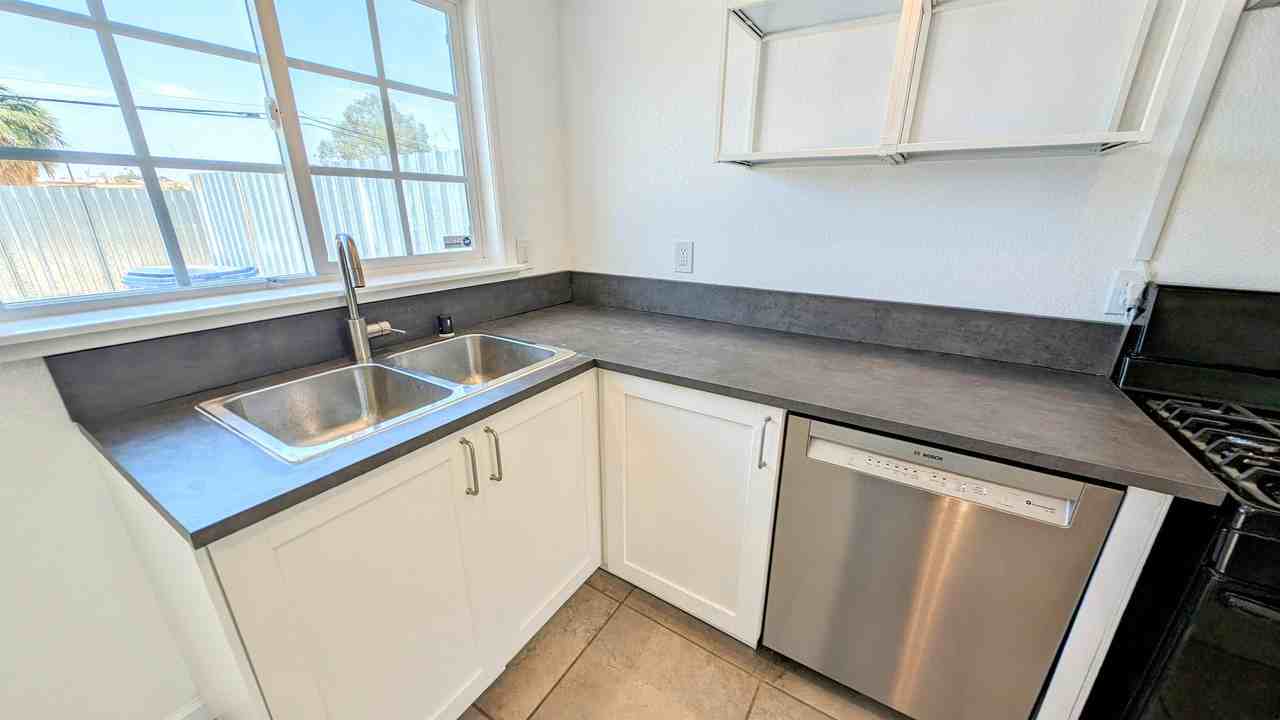 72404 Cactus Dr #B - Photo 4 of 21