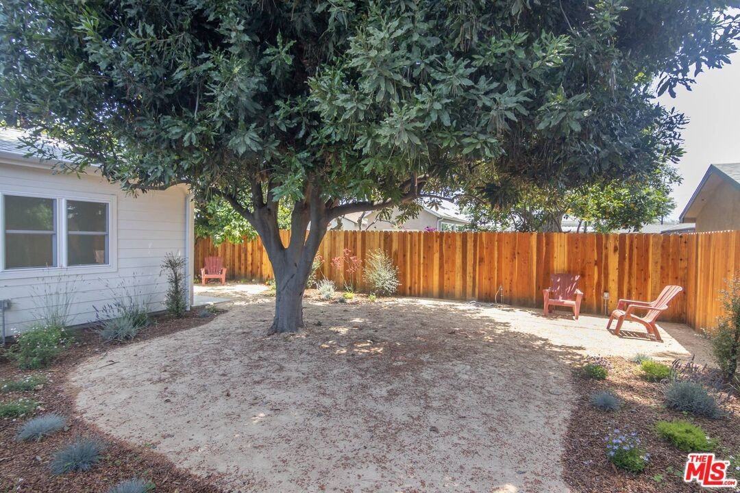 924 N Frederic St ##0 - Photo 2 of 20