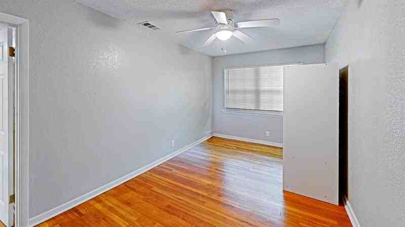 637 S Fielder Rd - Photo 3 of 9