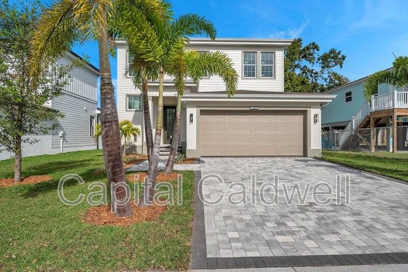 2369 Bahia Vista St - Photo 2 of 32
