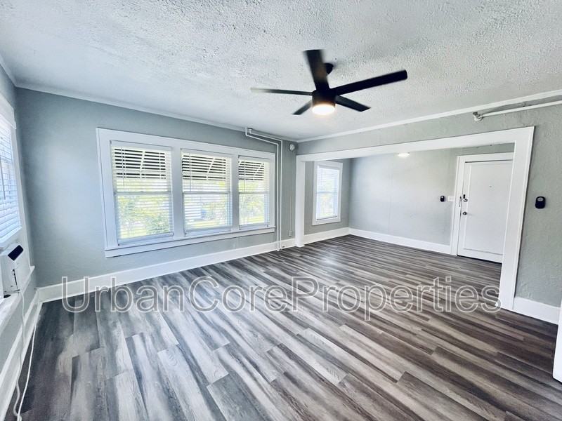 236 10th Ave Ne #2 - Photo 5 of 6