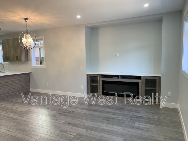 750 Glenwood Ave - Photo 5 of 9