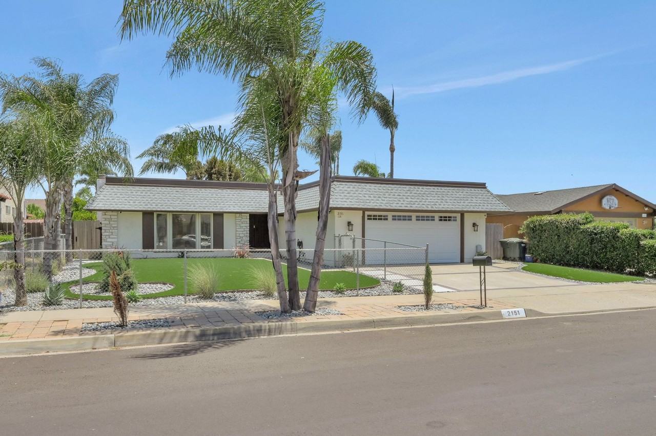 2151 Holly Ave - Photo 2 of 28