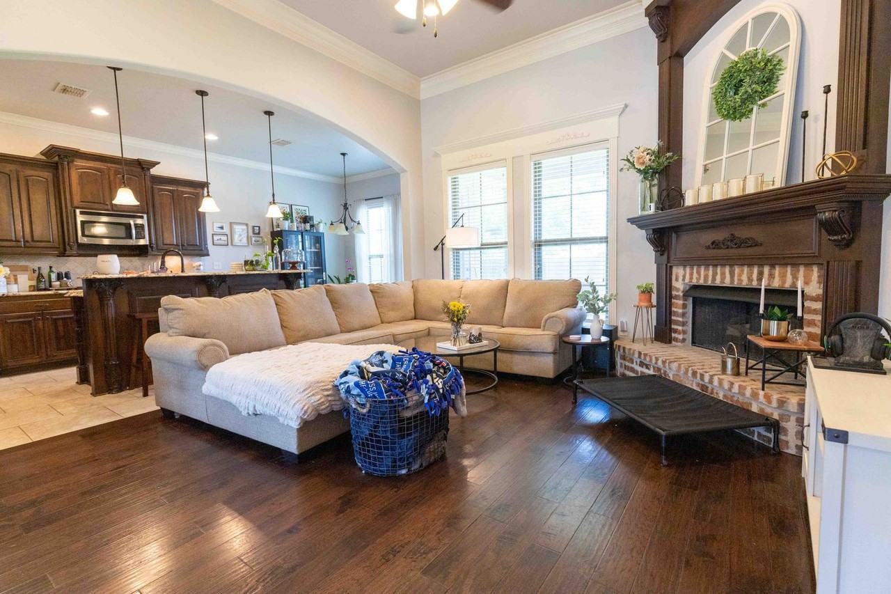 309 Wood Spgs - Photo 3 of 11