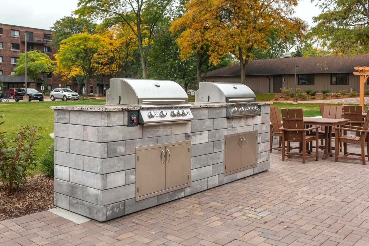 Mandalane - Photo 5 of 12