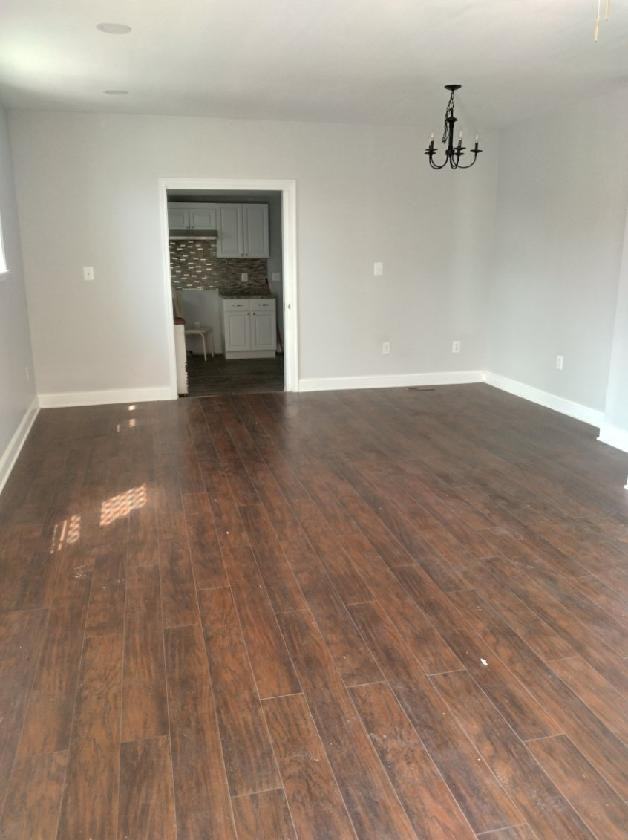 1302 Homestead St - Photo 2 of 9