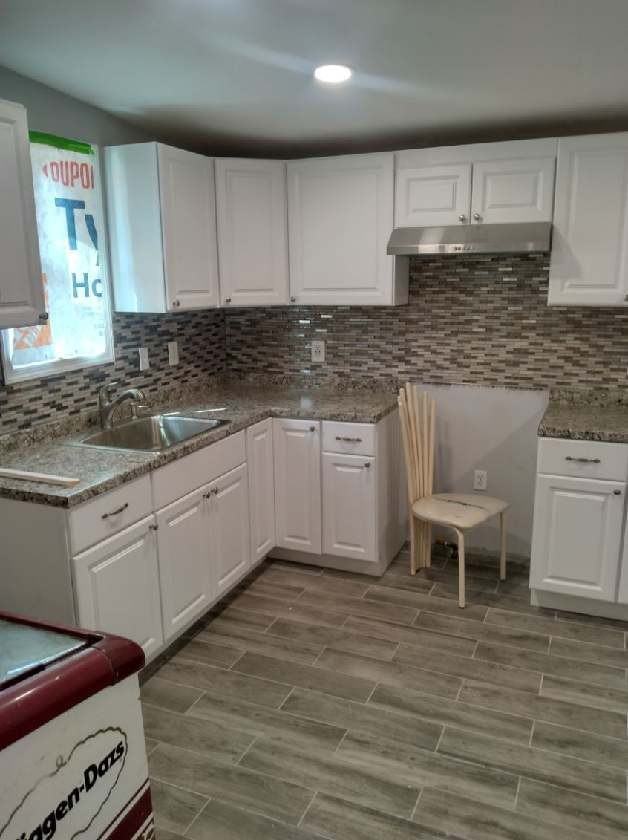 1302 Homestead St - Photo 3 of 9