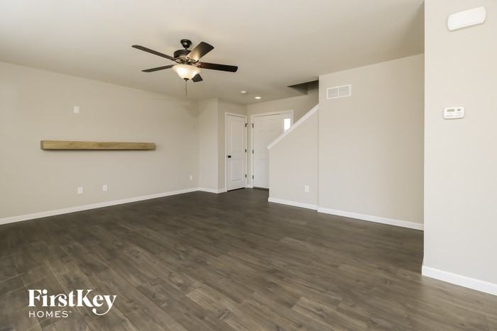 403 Birchwood Dr - Photo 2 of 15