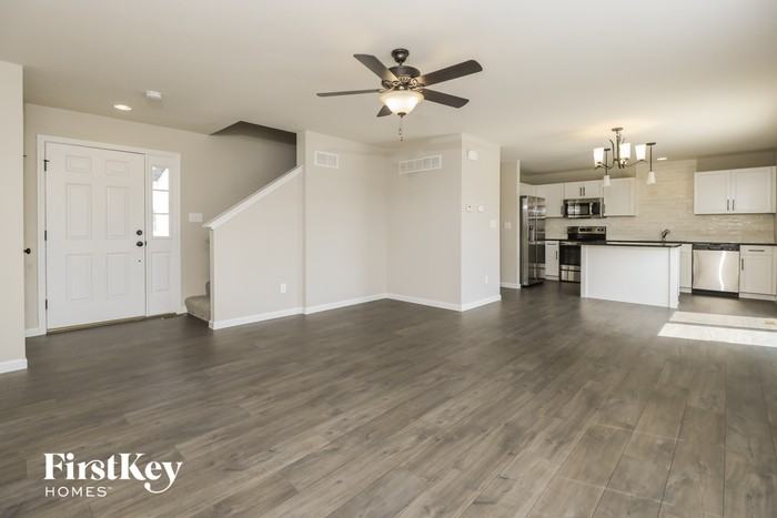 403 Birchwood Dr - Photo 3 of 15