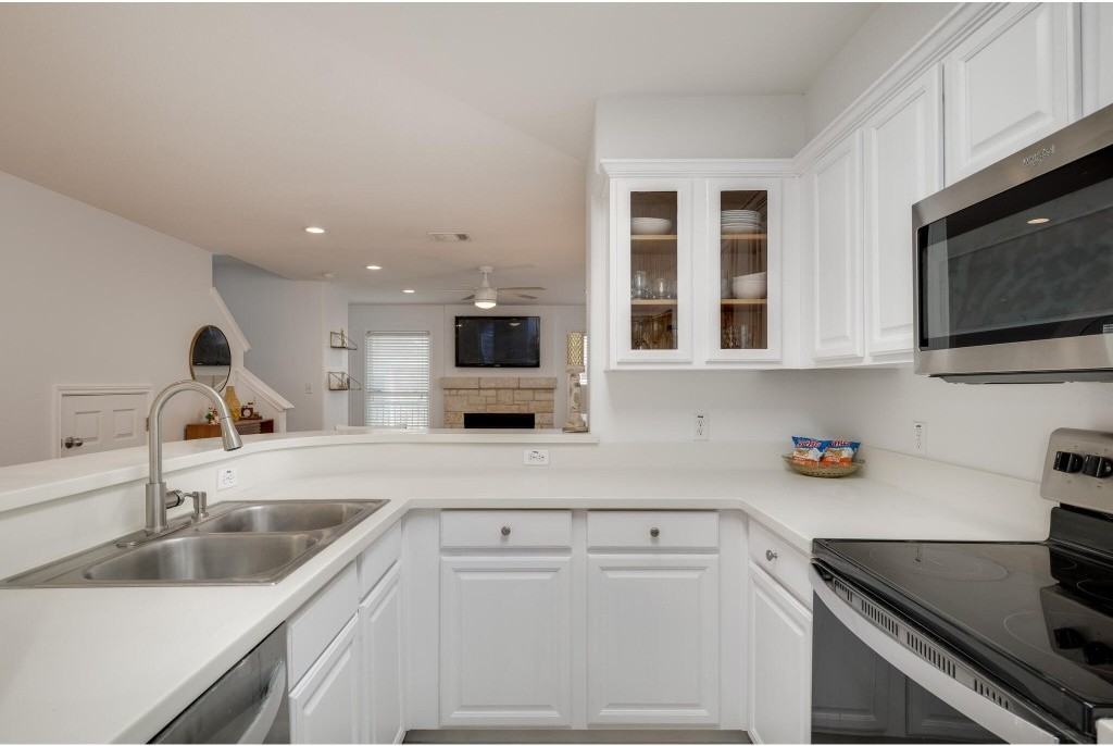 6900 E Riverside Dr #16 - Photo 6 of 16