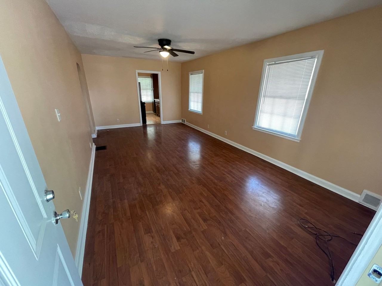 2413 S 5th St - Photo 4 of 16