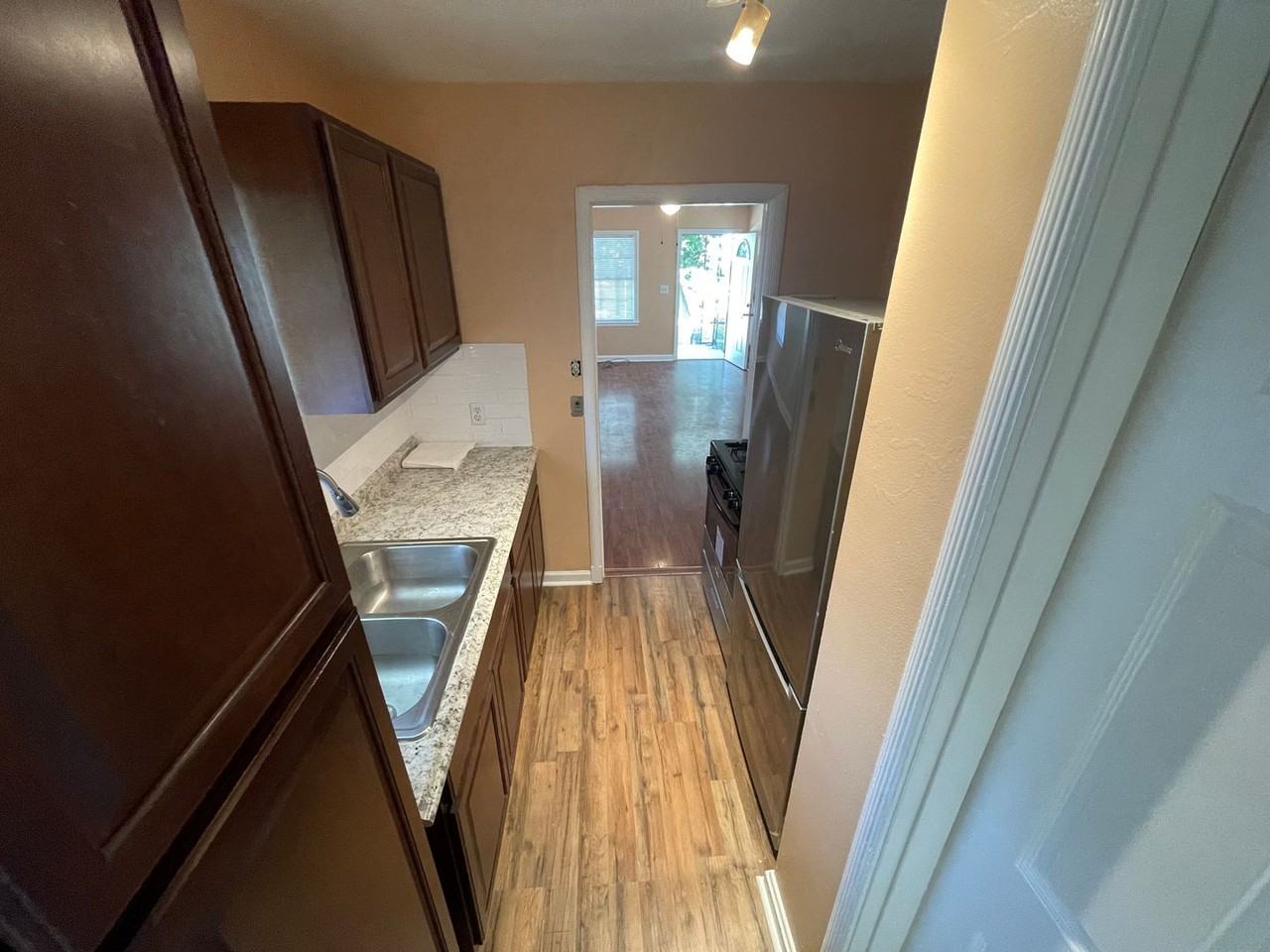 2413 S 5th St - Photo 6 of 16
