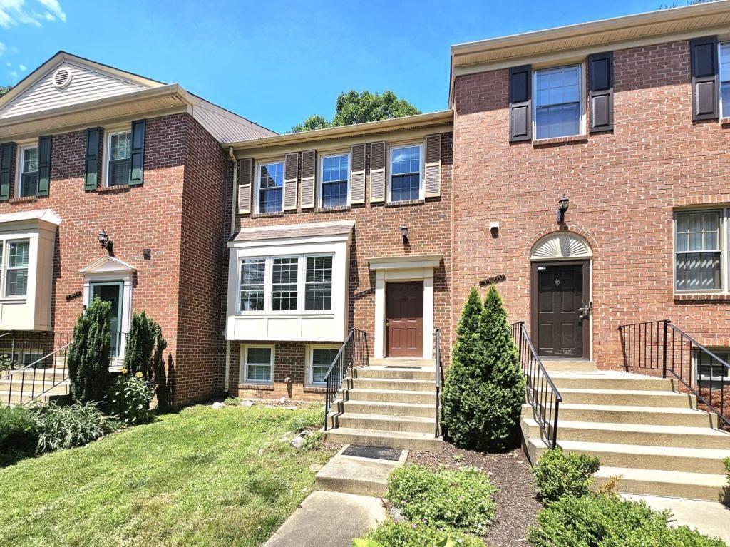 4802 Treasure Ct