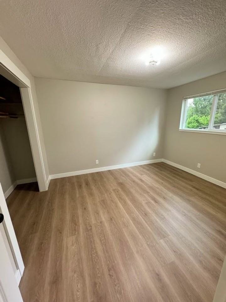 3287 Se Maple St - Photo 6 of 11