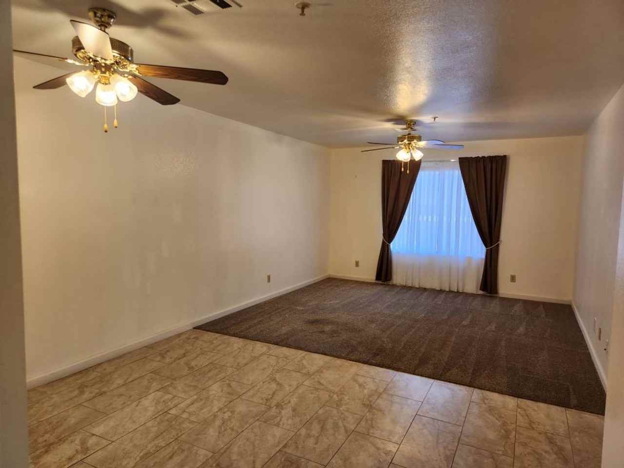 2060 Mesquite Ln - Photo 3 of 17