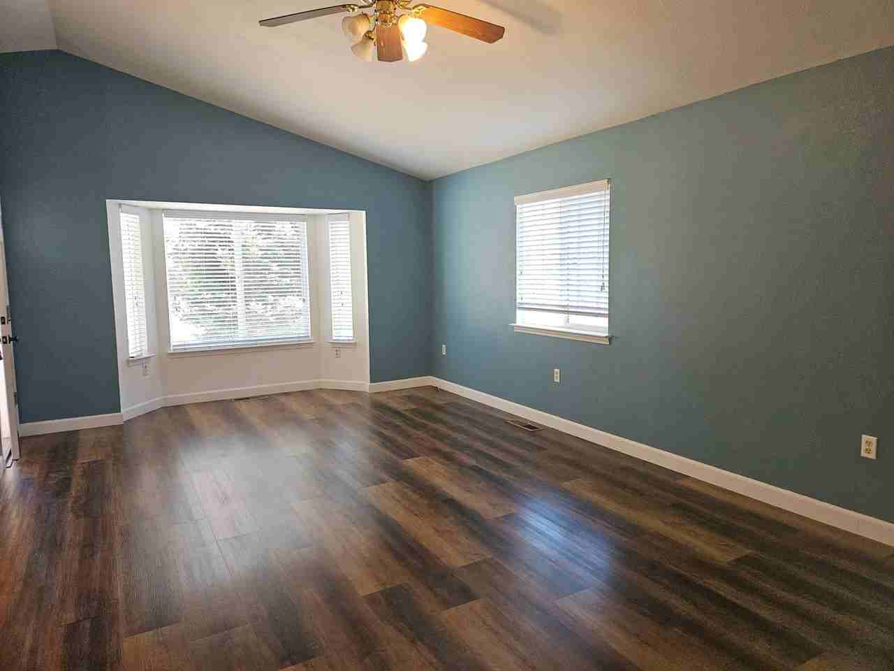 10120 Point Lakeview Rd - Photo 3 of 12