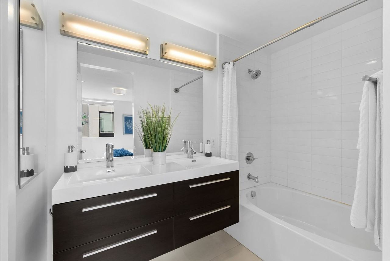 2189 Catalina Boulevard - Photo 2 of 13