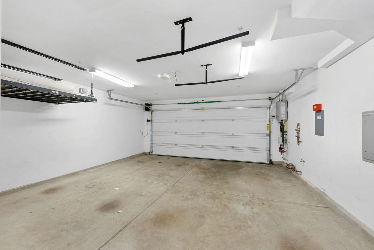 2189 Catalina Blvd - Photo 6 of 8