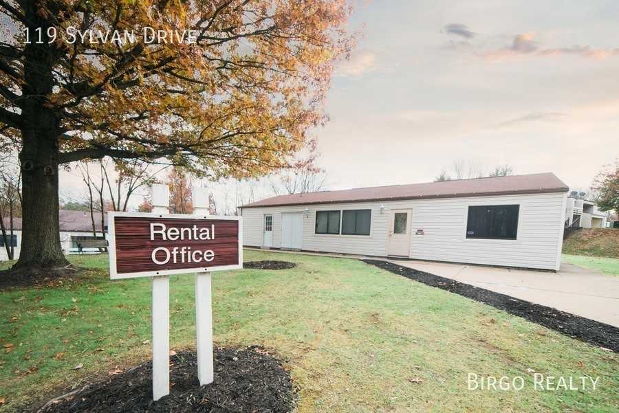 119 Sylvan Dr - Photo 3 of 8
