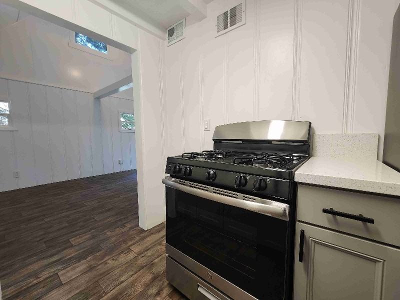 825 Sierra Vista Dr - Photo 4 of 14