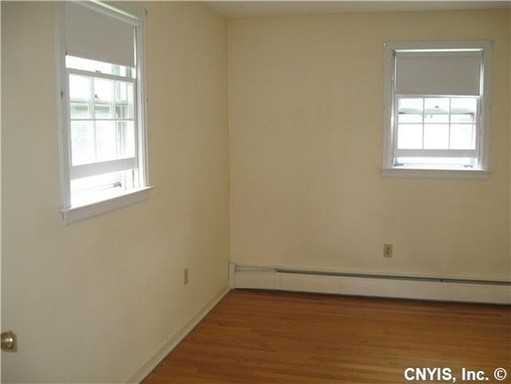 127 Shady Ln - Photo 3 of 11