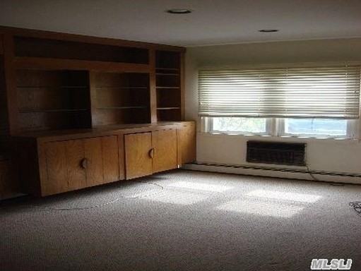 1919 Charles St - Photo 3 of 6