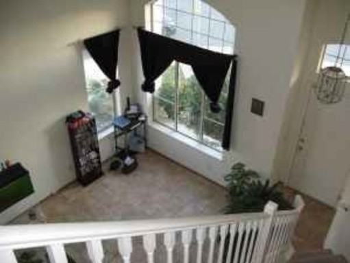 1939 Knollcrest Ln - Photo 2 of 4