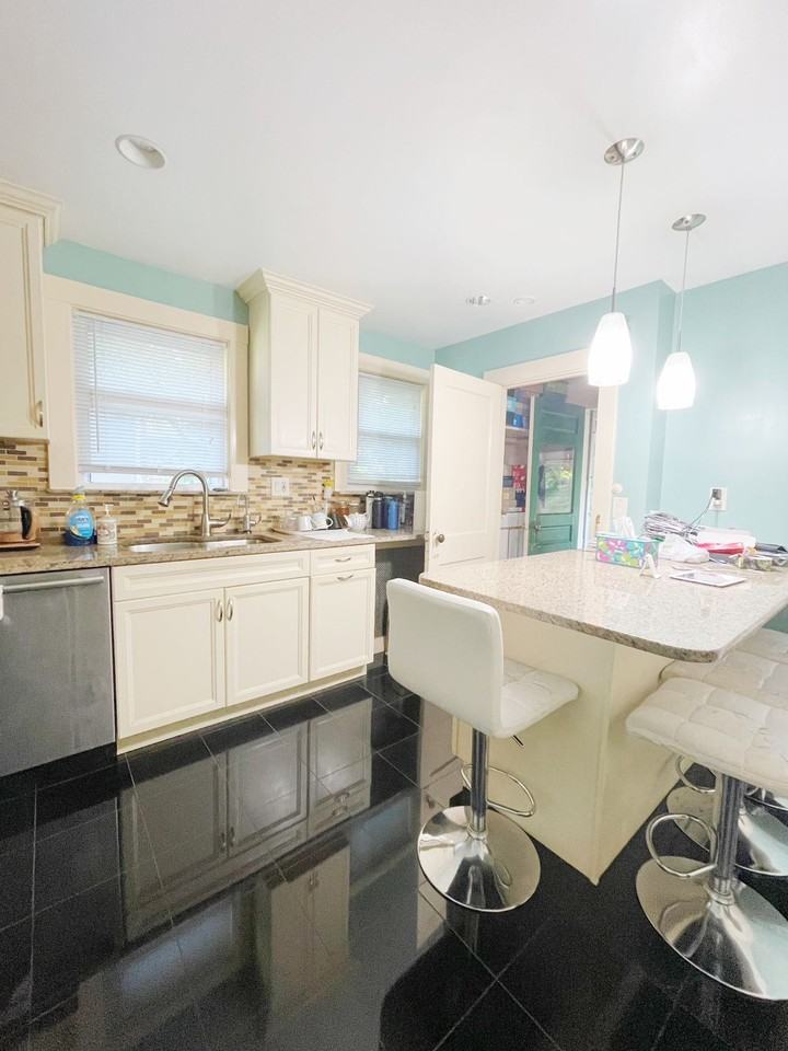 101 Lexington St #1 - Photo 4 of 26