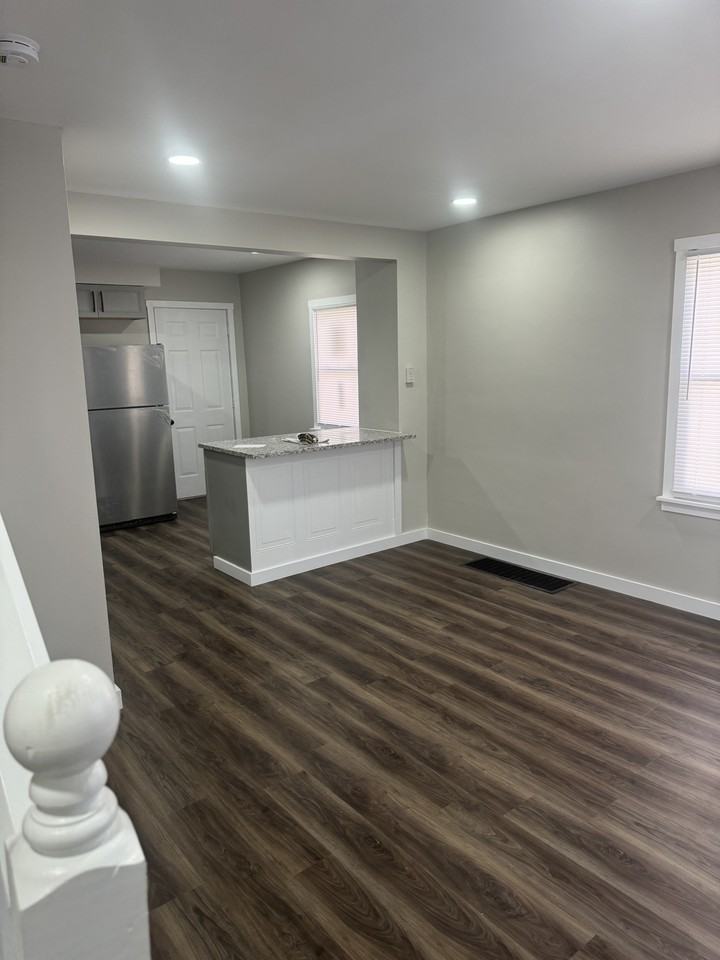 623 Berkeley Rd #623 - Photo 2 of 8