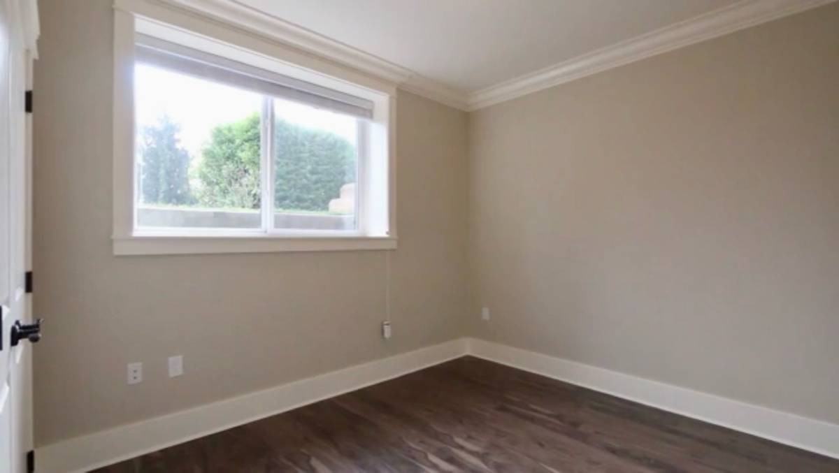 13079 13 Ave - Photo 2 of 8