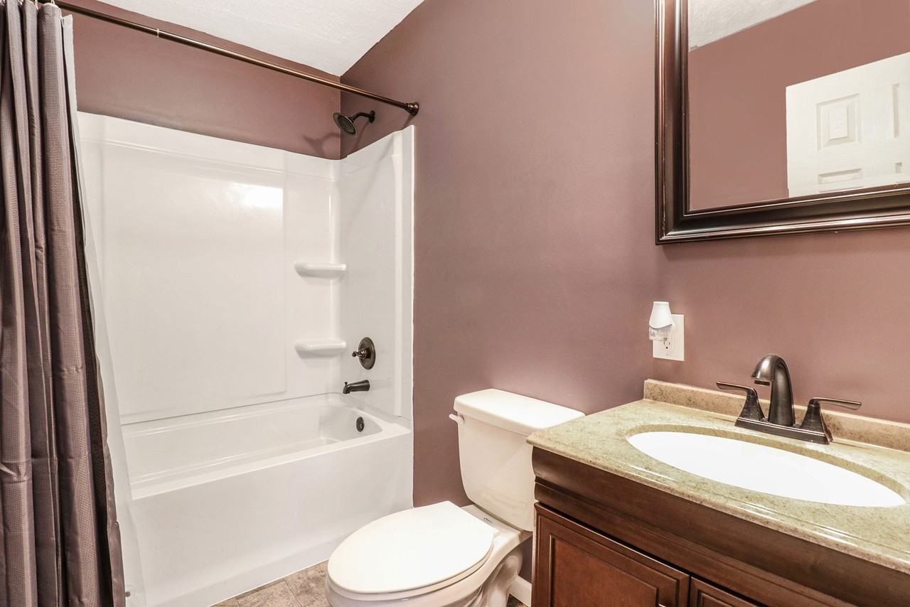 202 N Chicago St - Photo 3 of 11