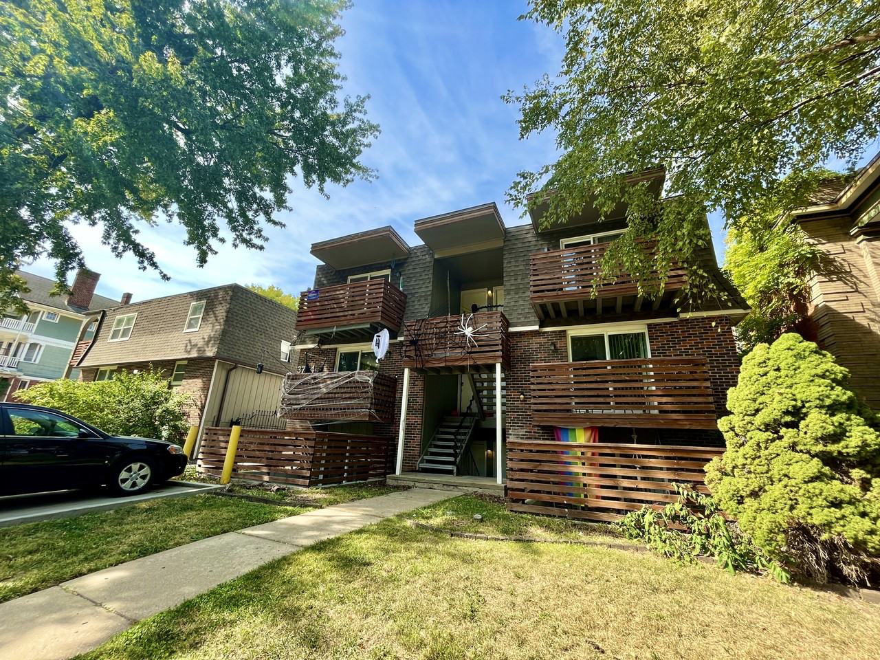 3704-3710 Wyandotte St - Photo 2 of 37