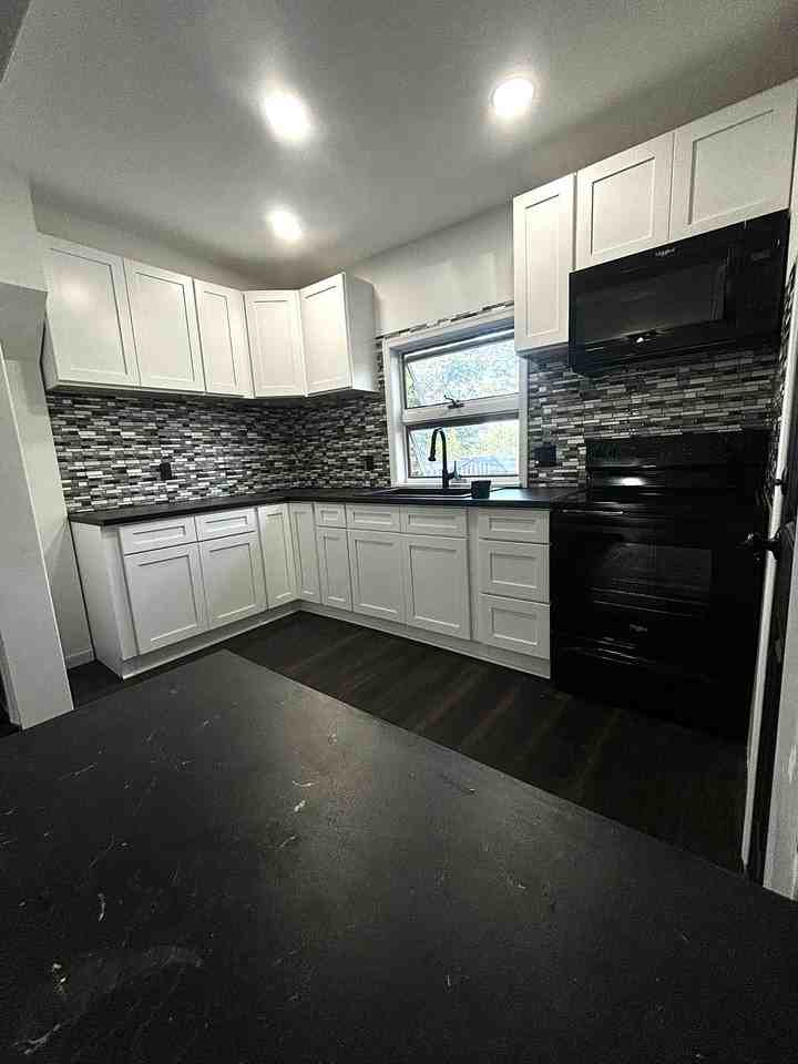84 N Berne St #NA - Photo 6 of 21