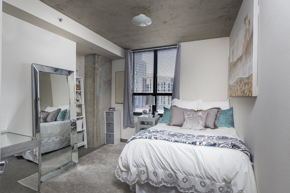 Equinox - Photo 4 of 50