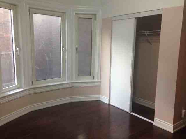 681 Bathurst St - Photo 3 of 8