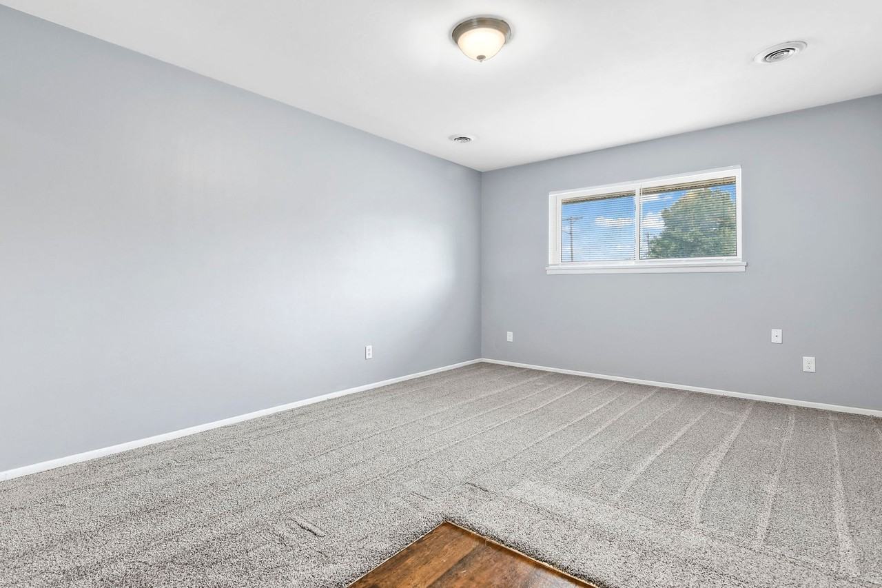 507 White City Blvd. - Photo 4 of 41