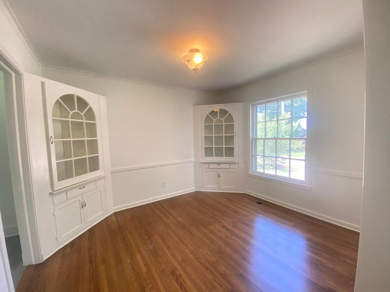 2216 S Florence Ave - Photo 4 of 15