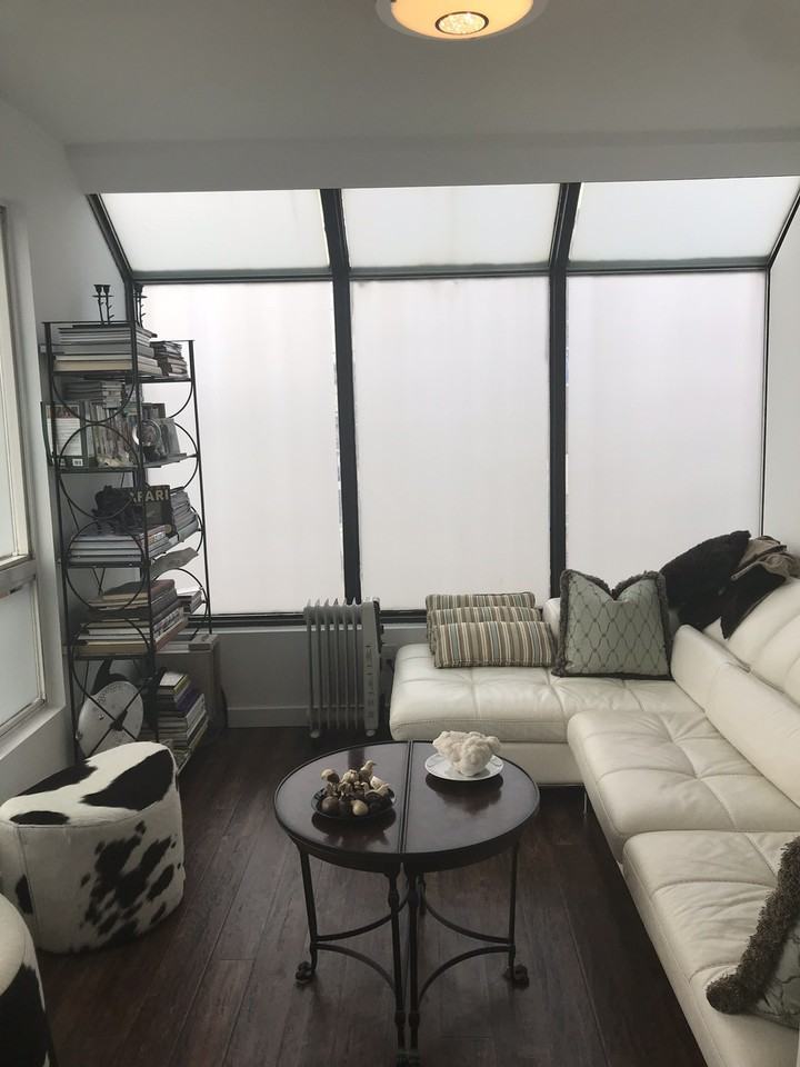 1111 College St - Photo 5 of 13