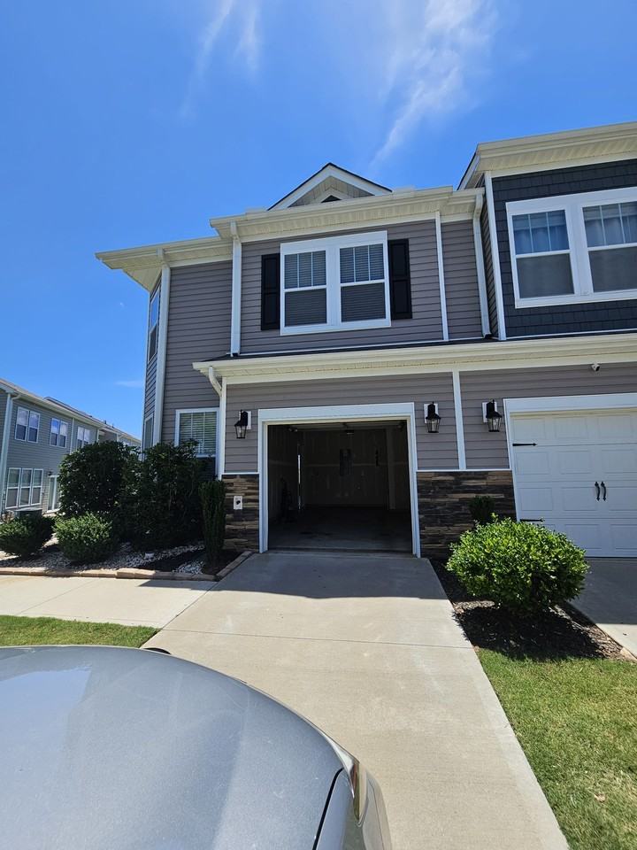 422 Yellow Fox Rd #1 - Photo 3 of 34